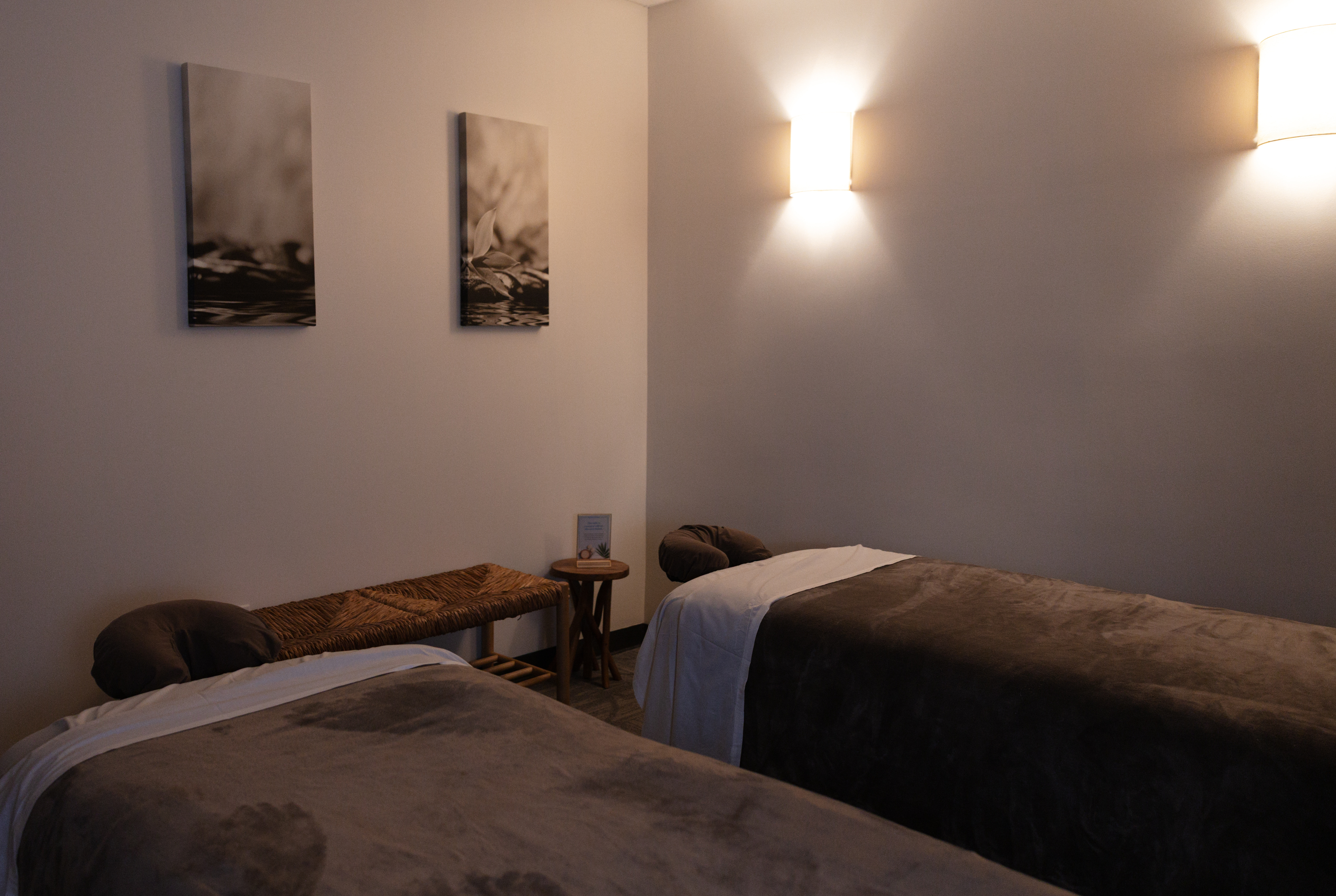 Hand & Stone Massage and Facial Spa Image