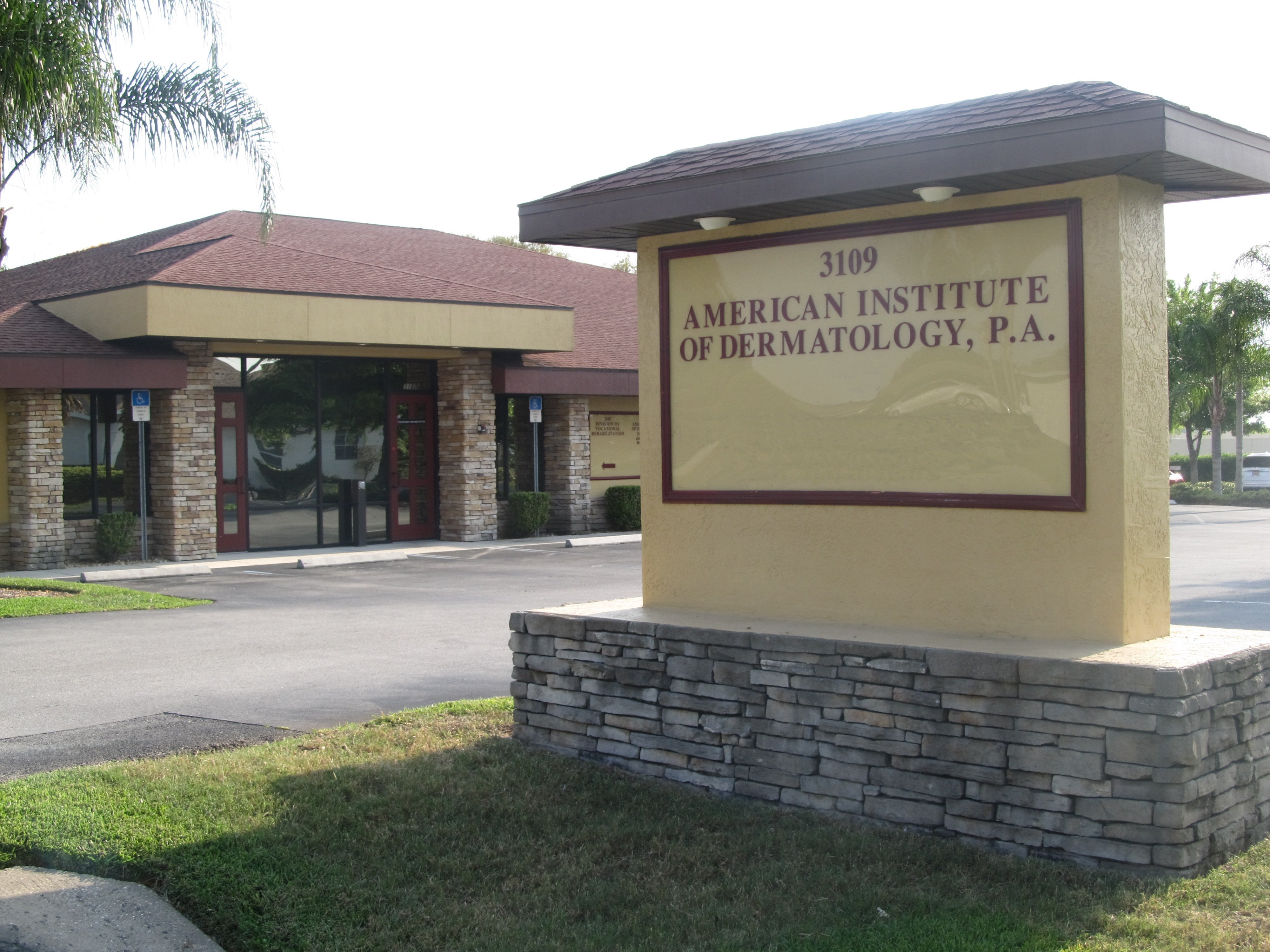 Dermatology Clinic - Sebring, FL
Office Exterior