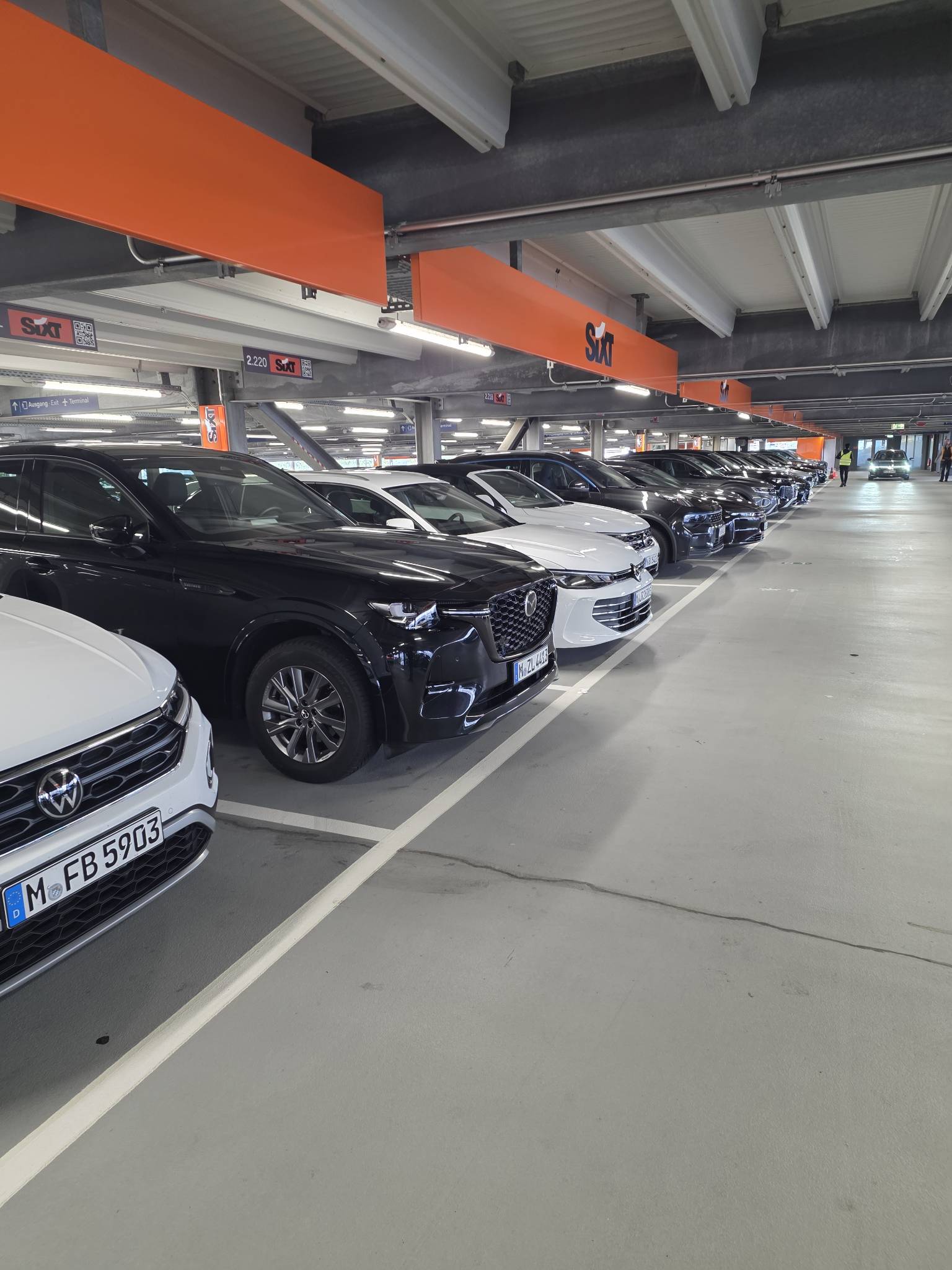 SIXT Autovermietung Düsseldorf Flughafen, Terminal Ring 1, Zentralgeb. in Düsseldorf