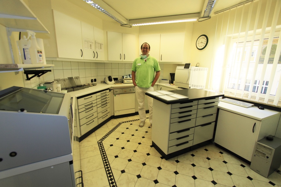 Dr. med. dent. M.Sc. Carsten Guse, Städtlerstraße 1 in Roth