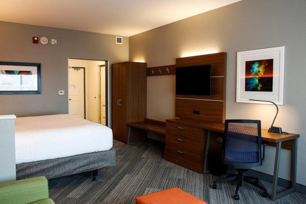Images Holiday Inn Express & Suites Louisville Downtown by IHG