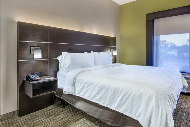 Images Holiday Inn Express & Suites Longview North by IHG