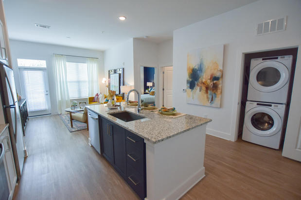 Images The Ivy at Ariston