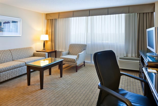 Images Holiday Inn Birmingham-Airport by IHG