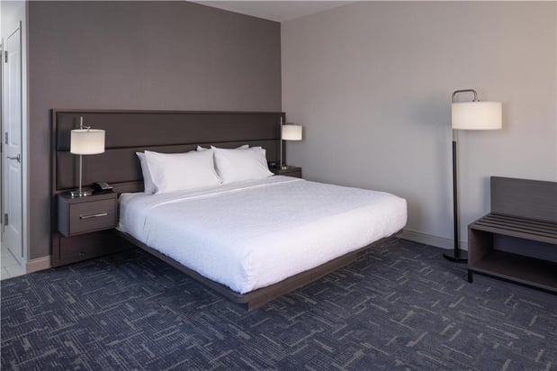 Images Hampton Inn & Suites Portsmouth Downtown
