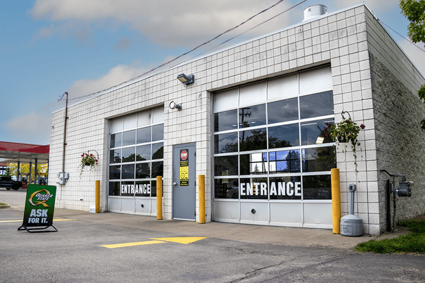 Images Performance Plus Quick Oil Change