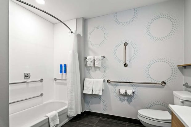 Images Tru by Hilton Rogers Bentonville