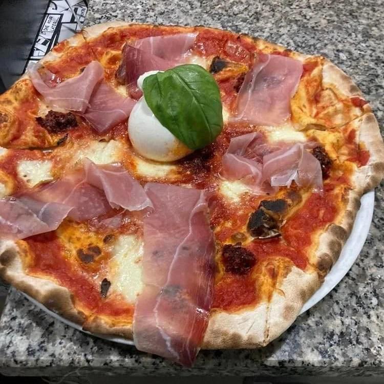 Images Pizzeria da asporto La Nuova Bomba