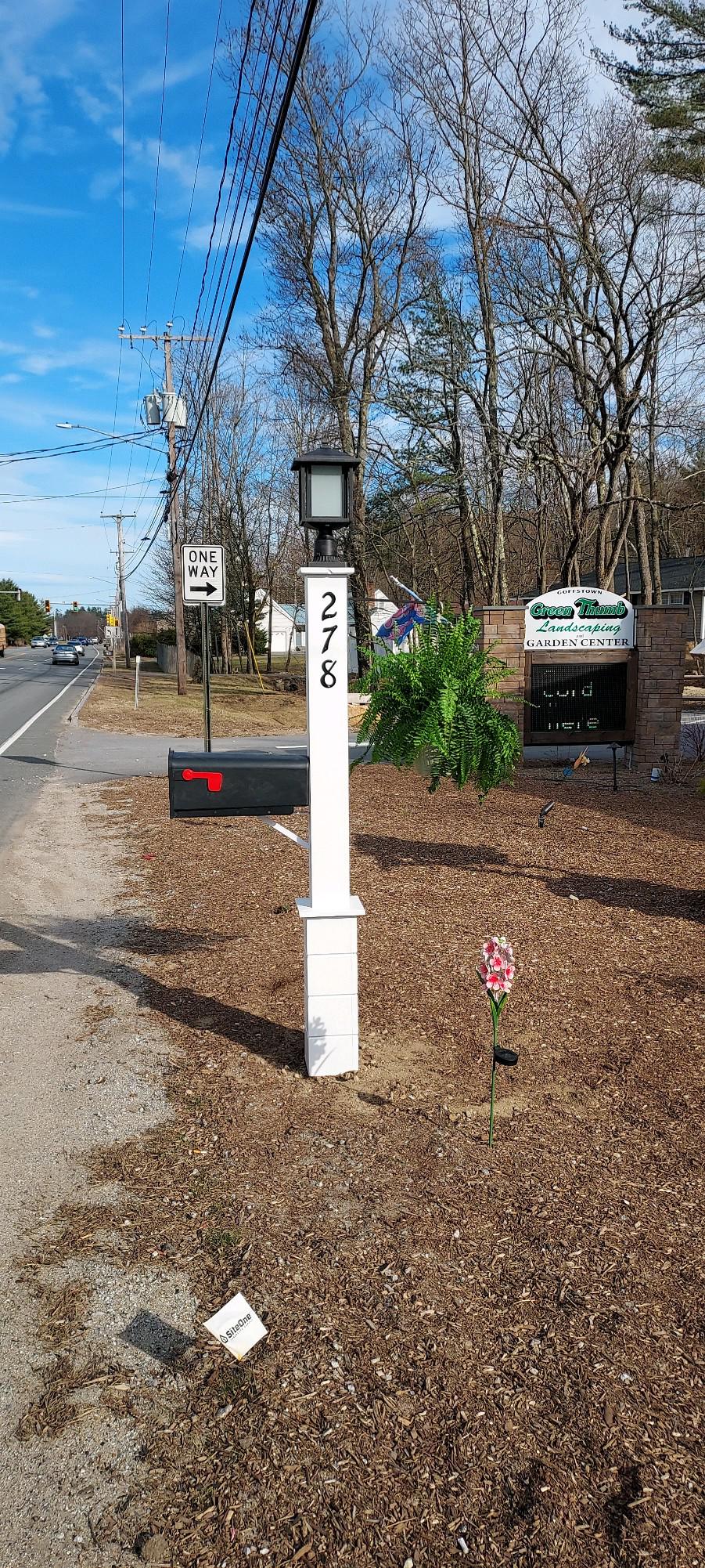Mailbox/Lamp post