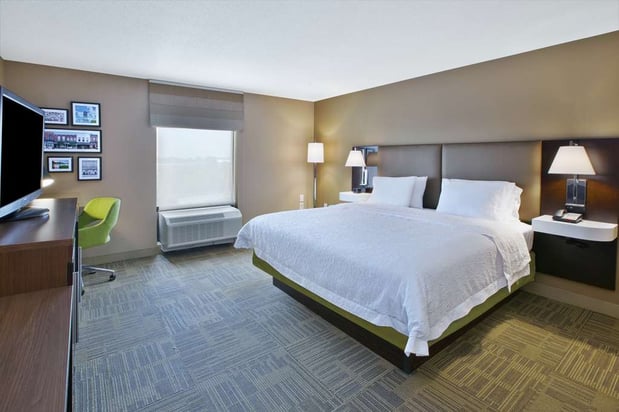 Images Hampton Inn Commerce Novi