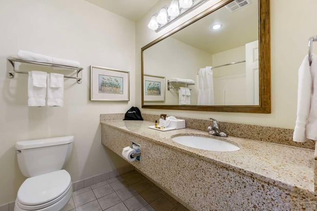 Images Best Western Plus Edmonds Harbor Inn