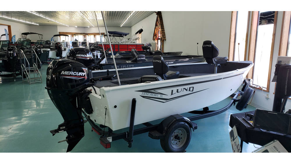 Staples Sports Lincoln Image