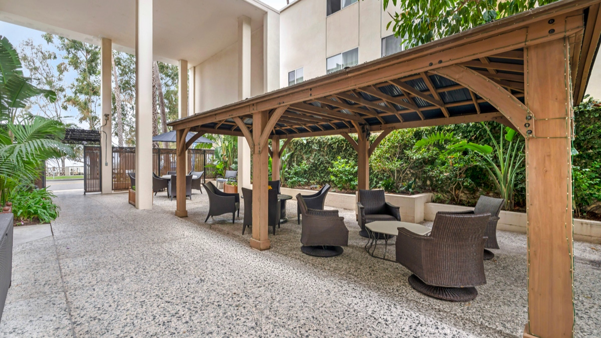 Brookdale Ocean House Courtyard