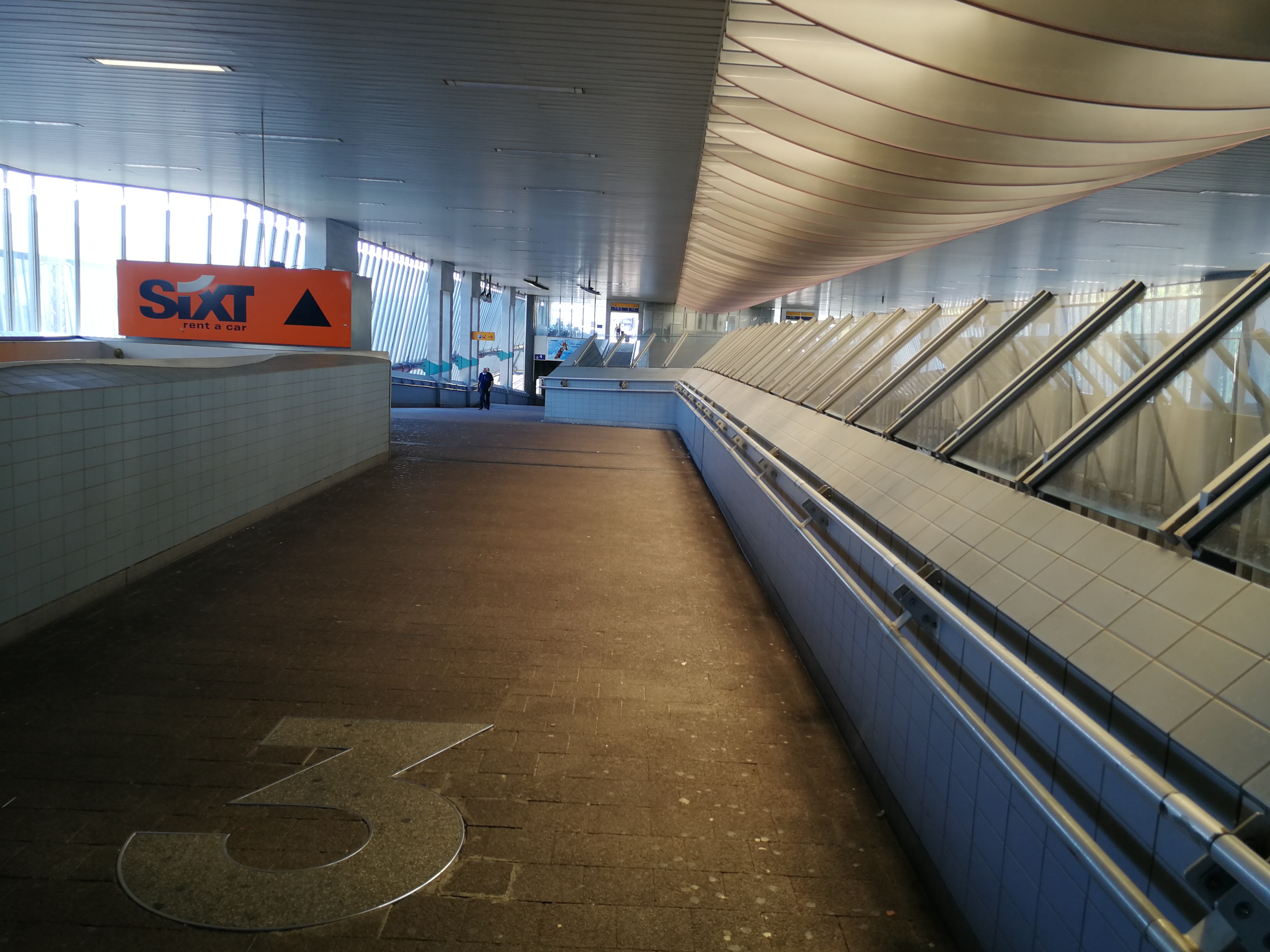 SIXT Autovermietung Kassel Bahnhof, Willy-Brandt-Platz 1 in Kassel