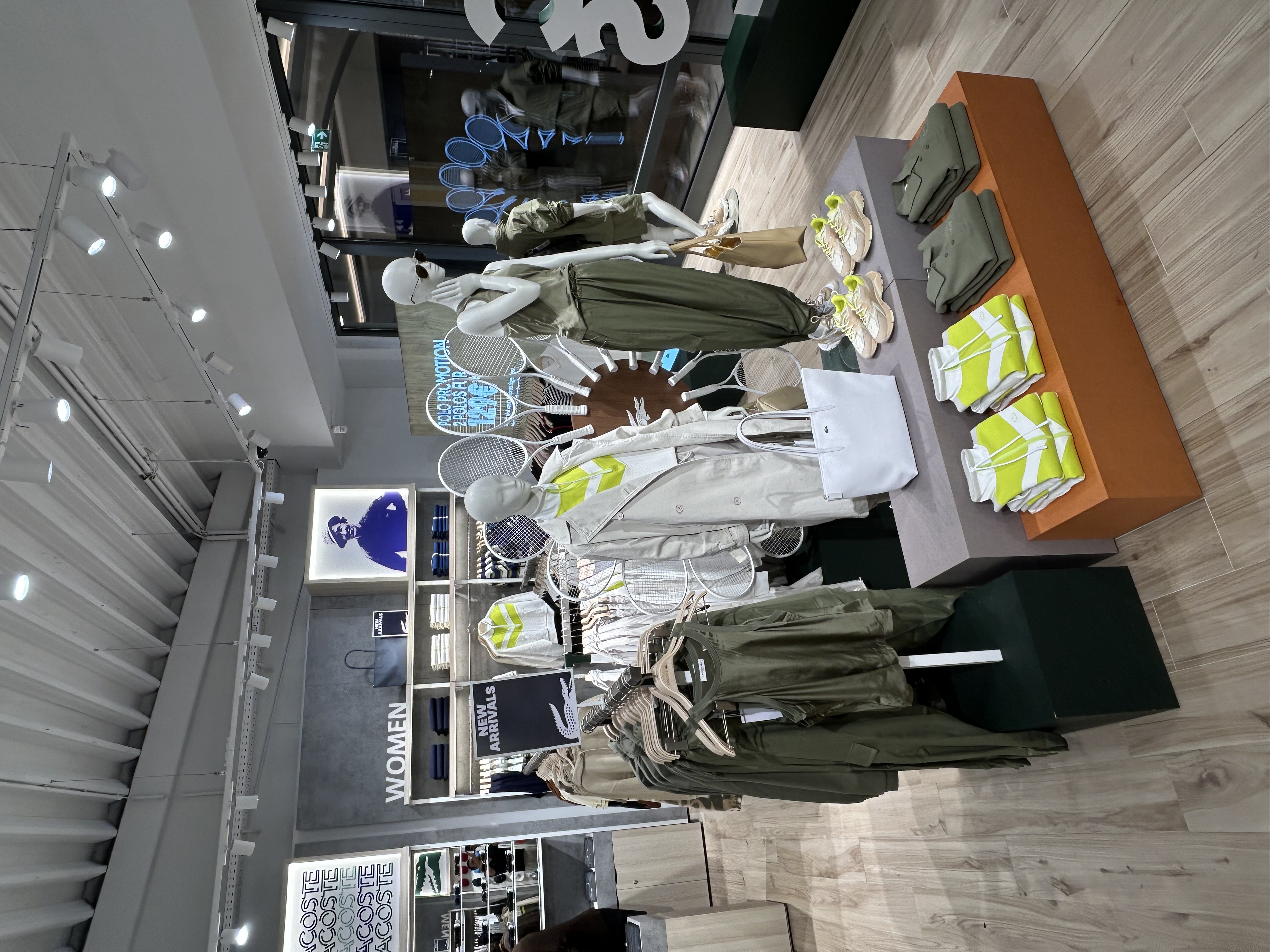 Bild 1 von Lacoste Outlet Parndorf