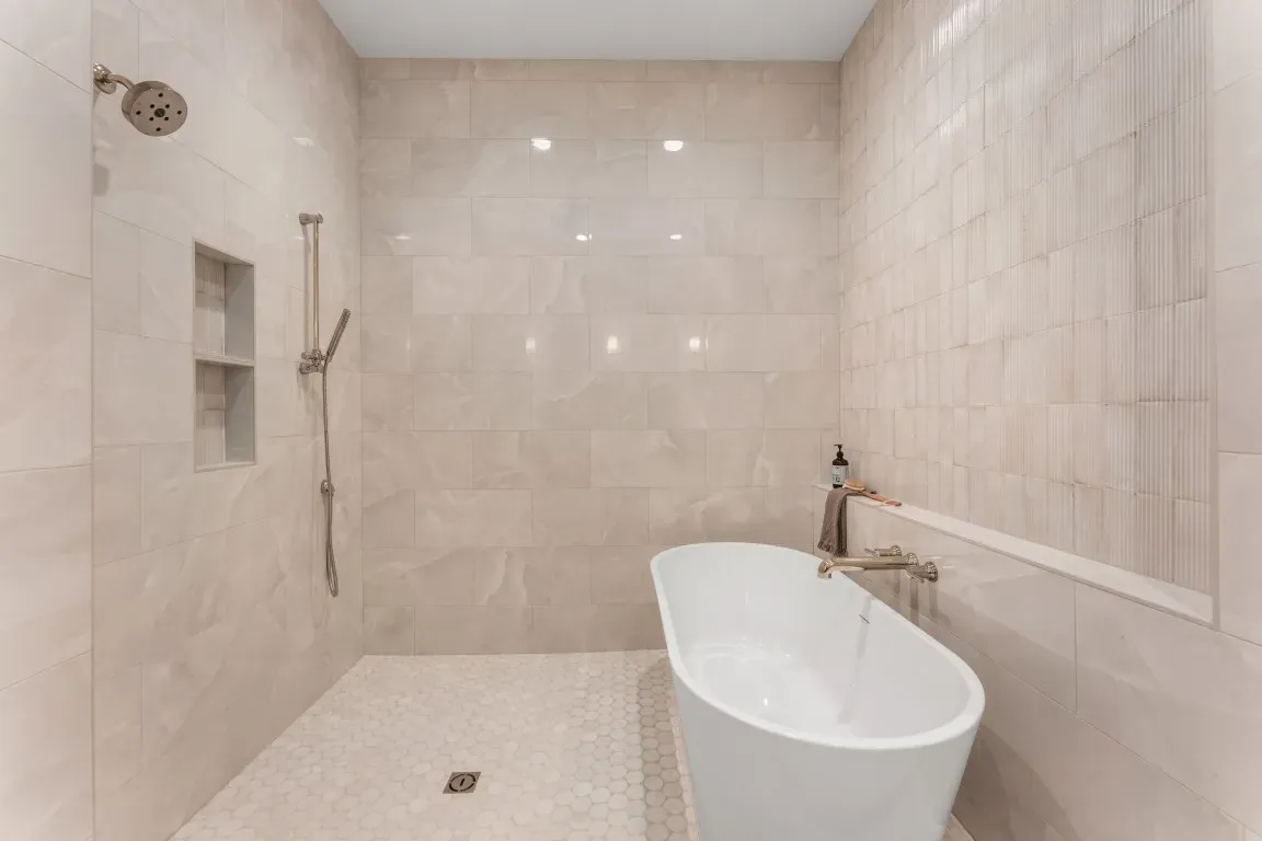 Freestanding soaking tub.