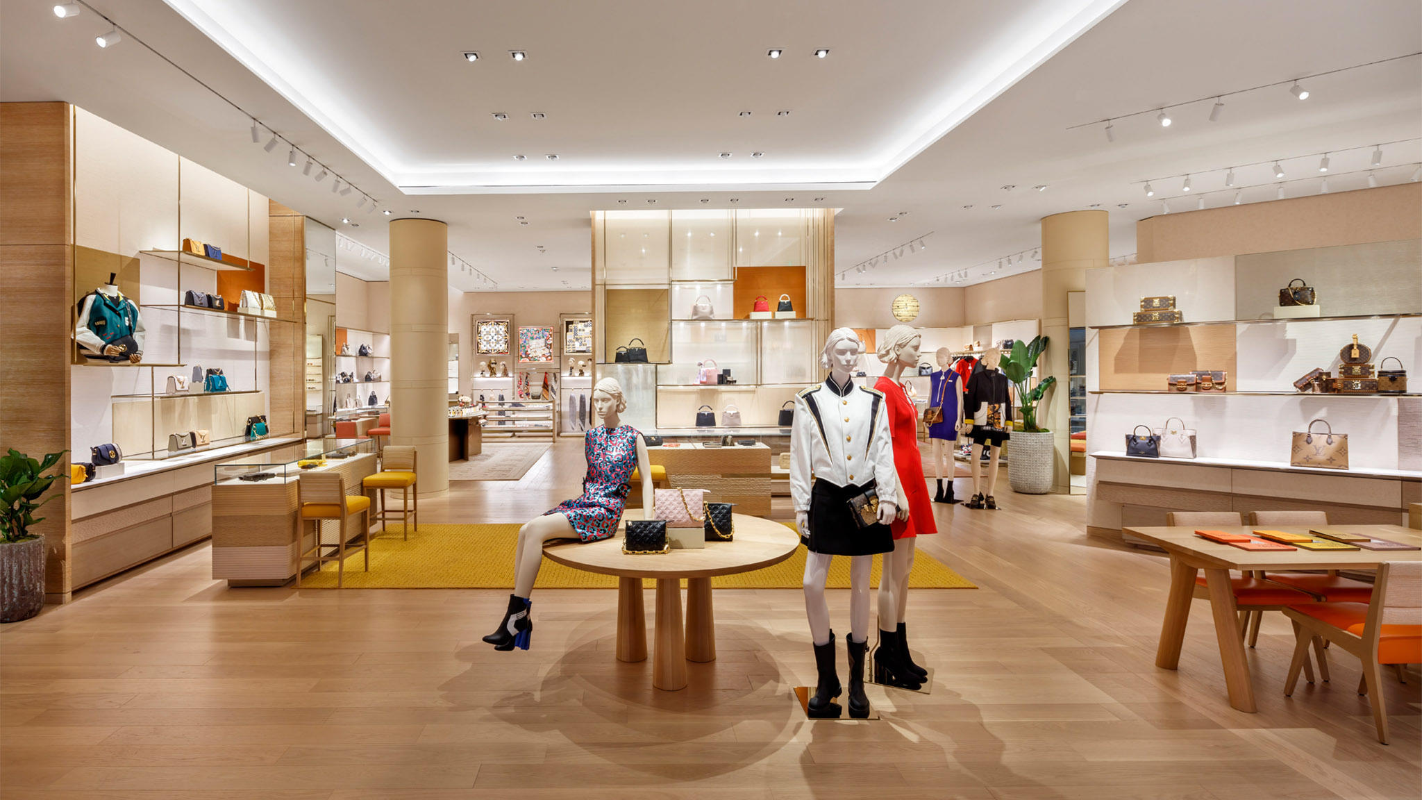 Image 4 | Louis Vuitton Beverly Center