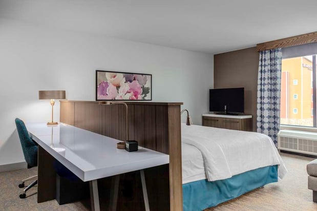 Images Hilton Garden Inn Detroit Utica