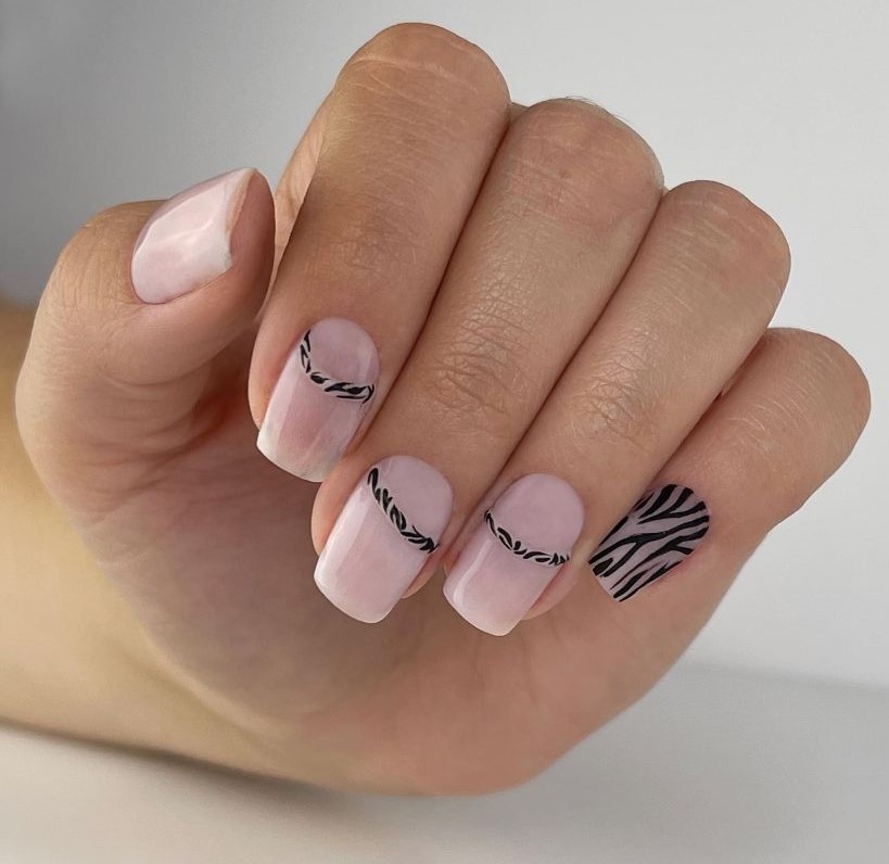 Nail Studio Hand- und Fusspflege, Regensdorferstrasse 42 in Dällikon