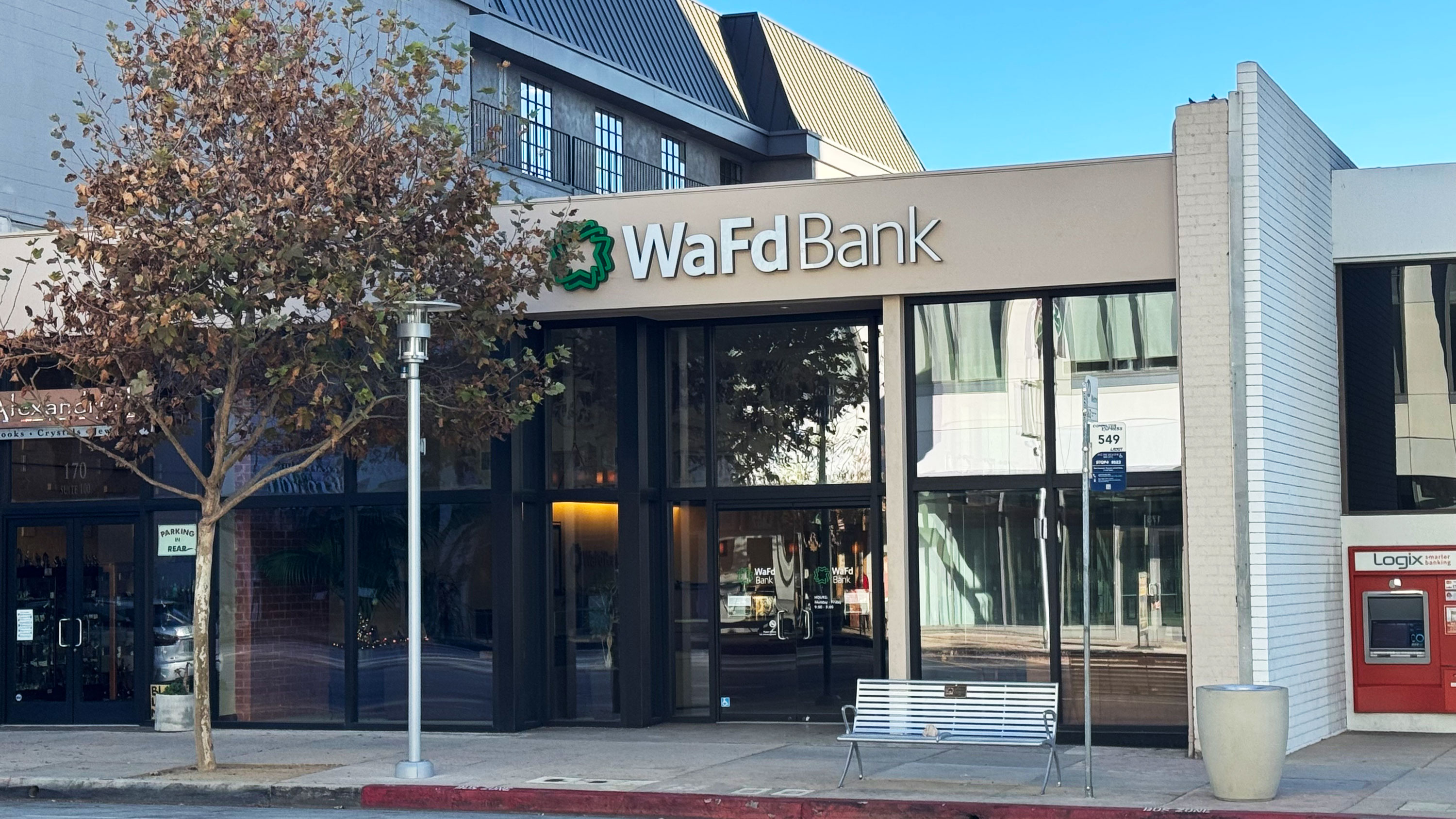 Photo of the WaFd Bank Branch location in Pasadena, California. Located at 170 Lake Ave Ste. 120, Pasadena, CA  91101