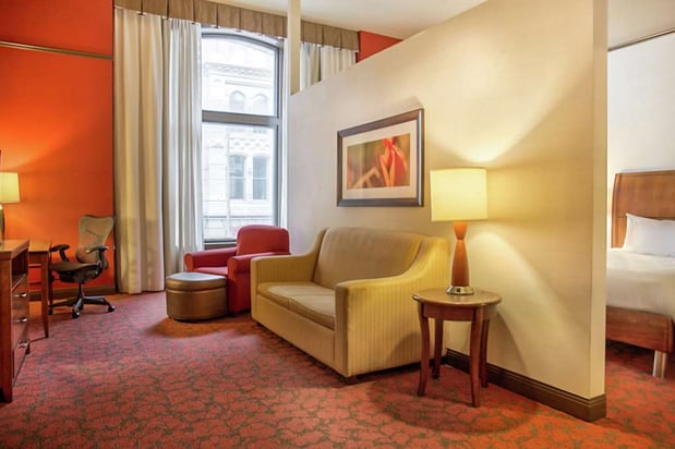 Images Hilton Garden Inn Milwaukee Downtown