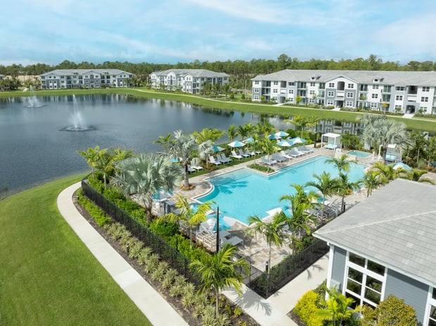 Images Everly Apartments