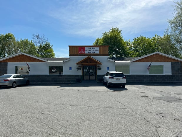 Images Townline Pizzeria Seafood/Harrison's Roast Beef