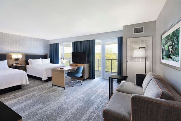 Images Hampton Inn & Suites Watertown Boston