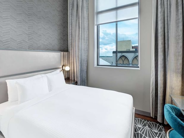Images Tulsa Club Hotel, Curio Collection by Hilton