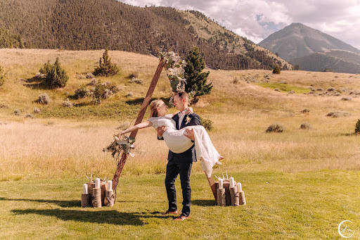 Chico Hot Springs Resort & Day Spa Image