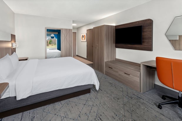 Images Holiday Inn Express & Suites Chicago-Algonquin by IHG