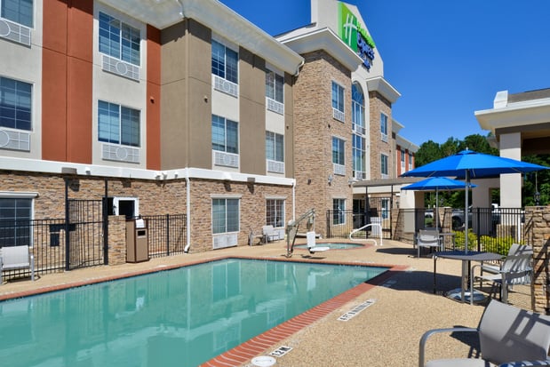 Images Holiday Inn Express & Suites Carthage by IHG