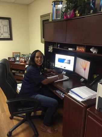 Images Peaches Hattney: Allstate Insurance