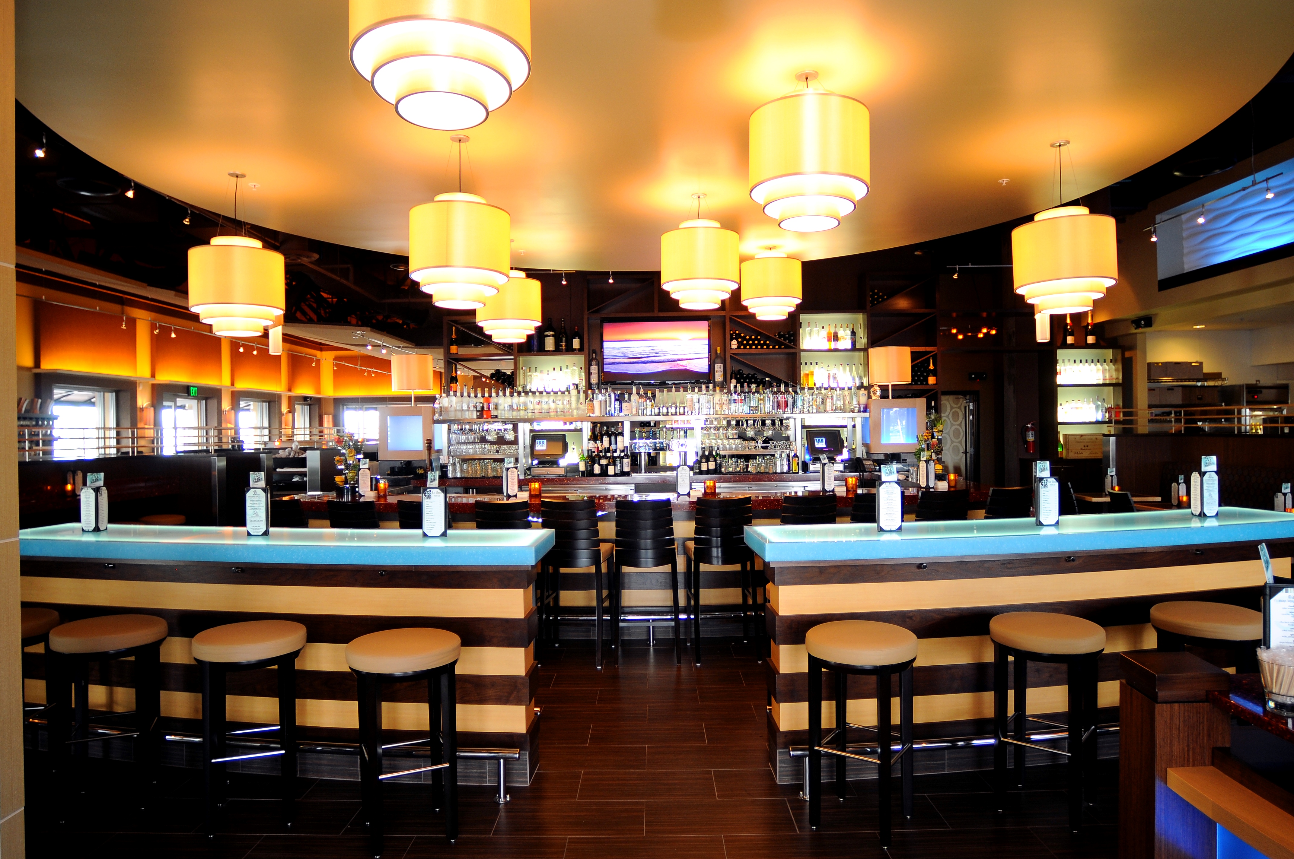 333 Pacific's martini lounge, perfect for sipping handcrafted cocktails by the coast.