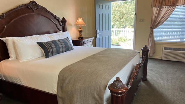 Images Inn on Barons Creek