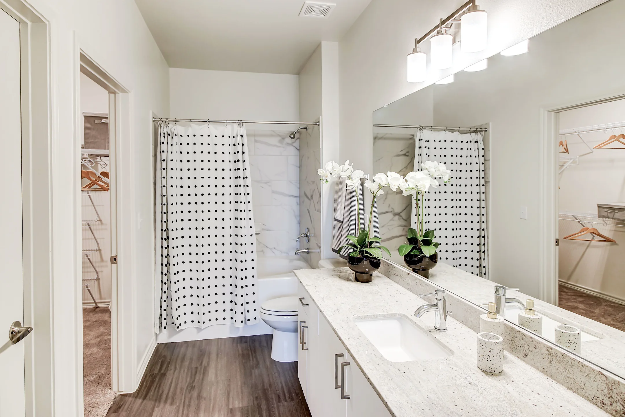 Apartment Bathroom 