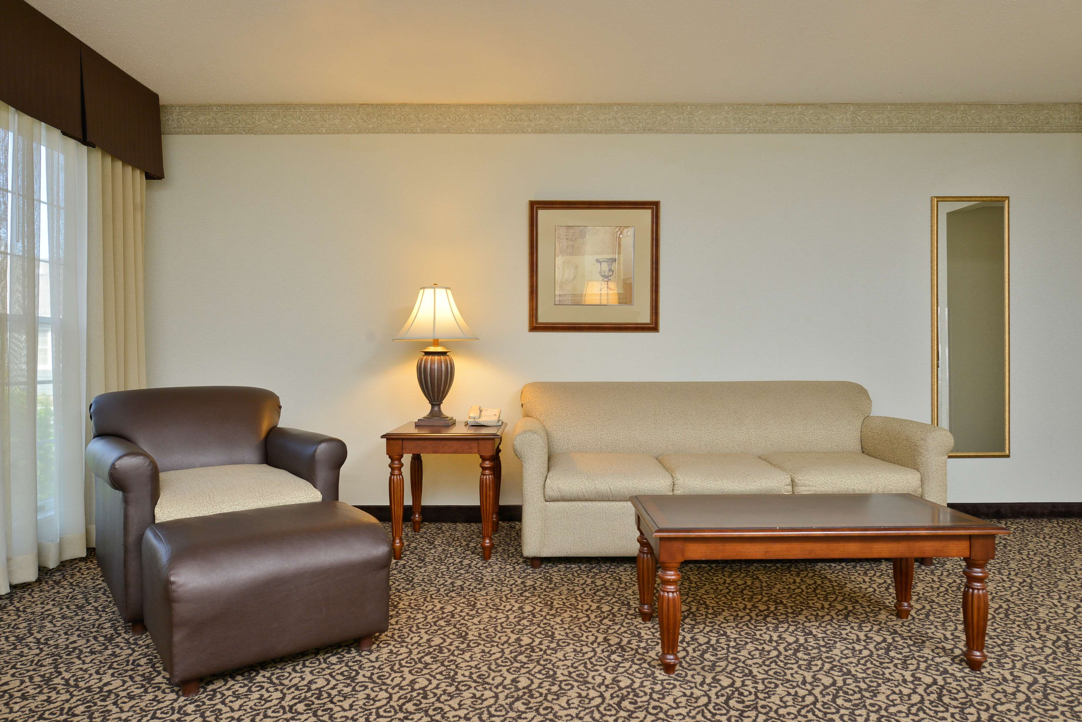 Best Western Plus Steeplegate Inn in Davenport, IA (Hotels & Motels