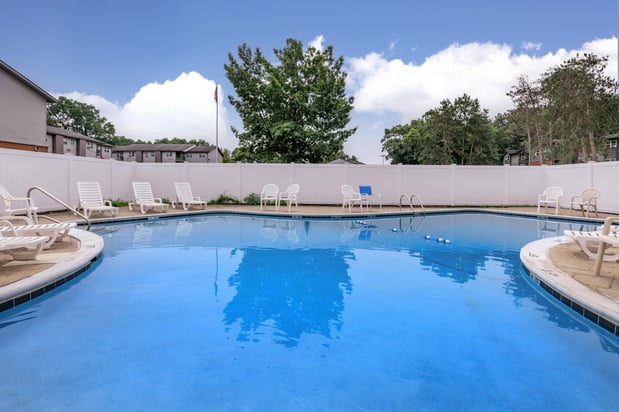 Images London Square & Blue Spruce Apartments