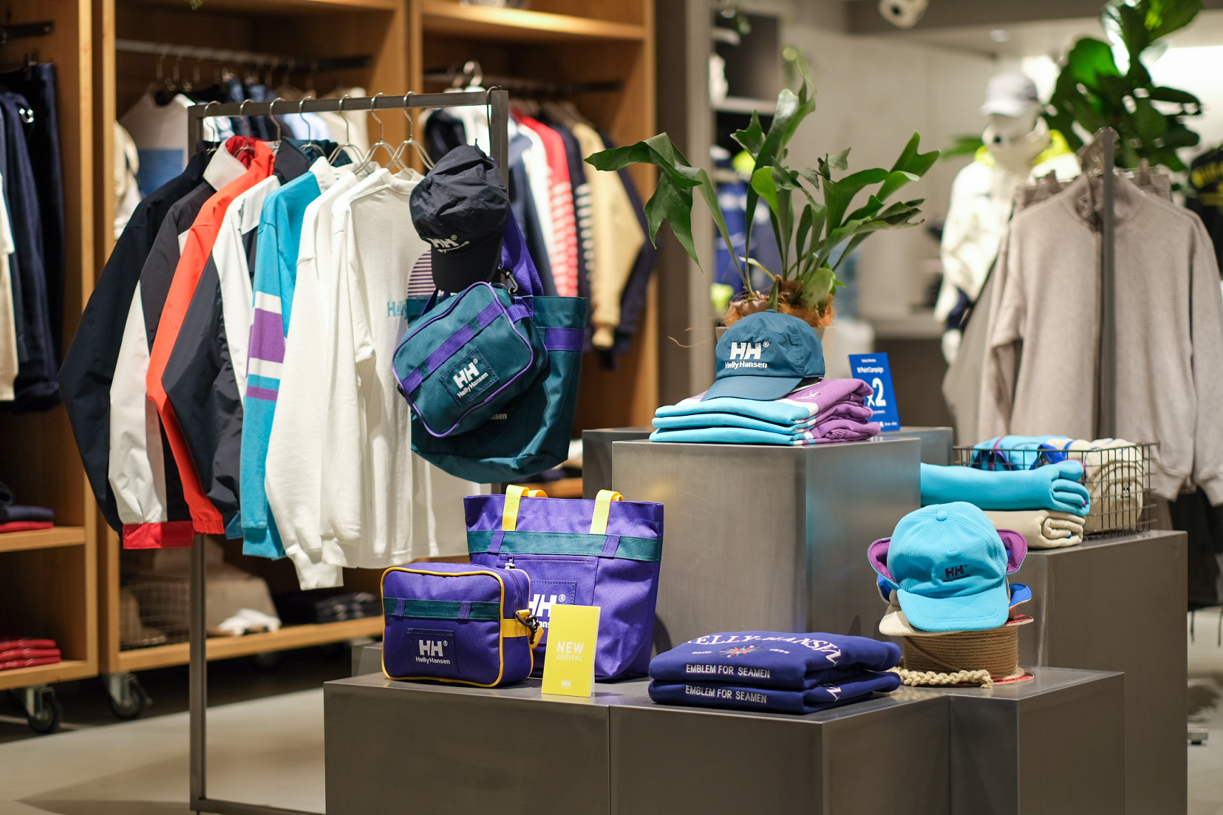 Images HELLY HANSEN (ヘリーハンセン) 原宿