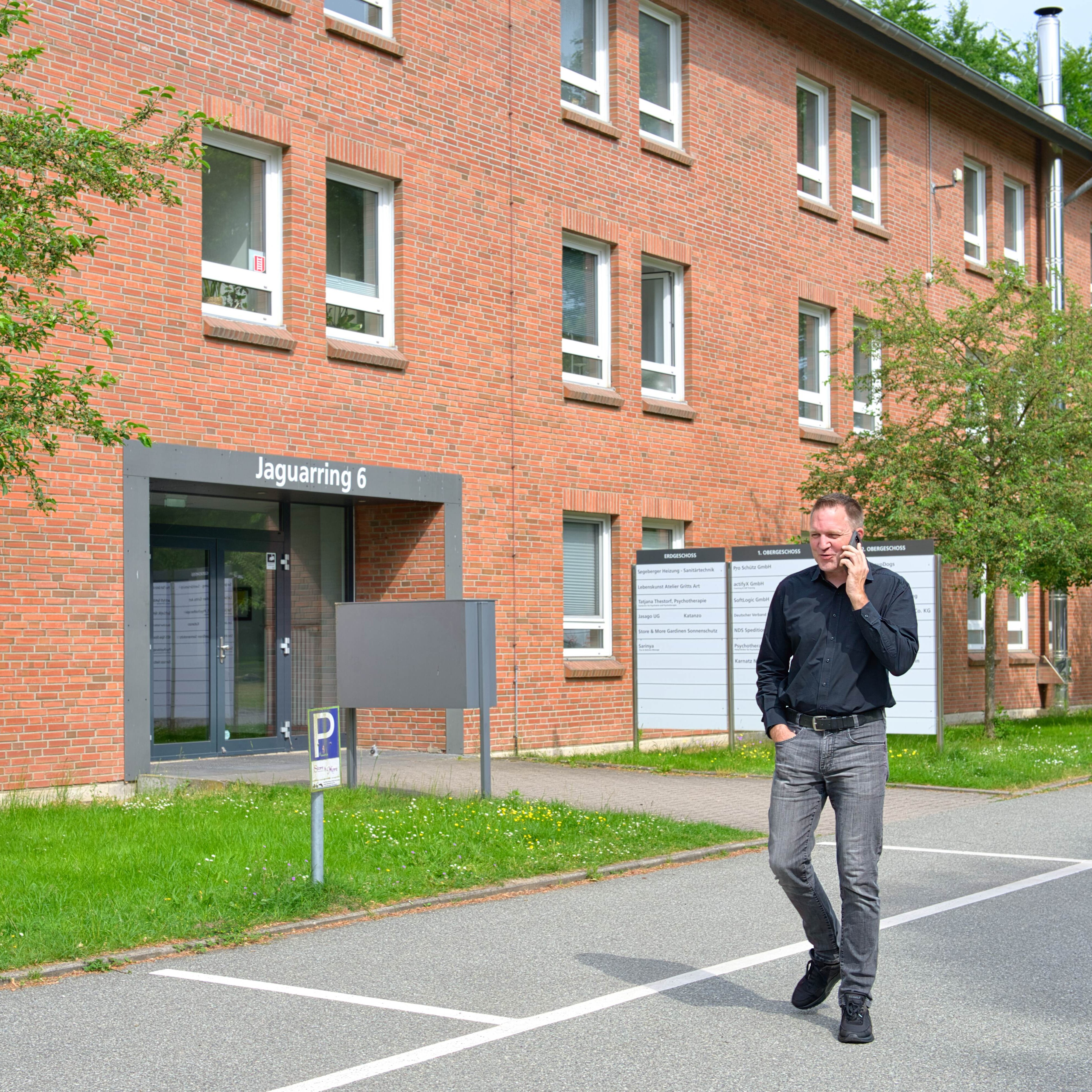 Bild 8 HDI Versicherungen: Rouven Bröcker in Bad Segeberg