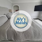 Aly's Maids Logo