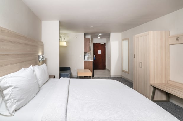Images Holiday Inn Express & Suites San Diego Otay Mesa by IHG