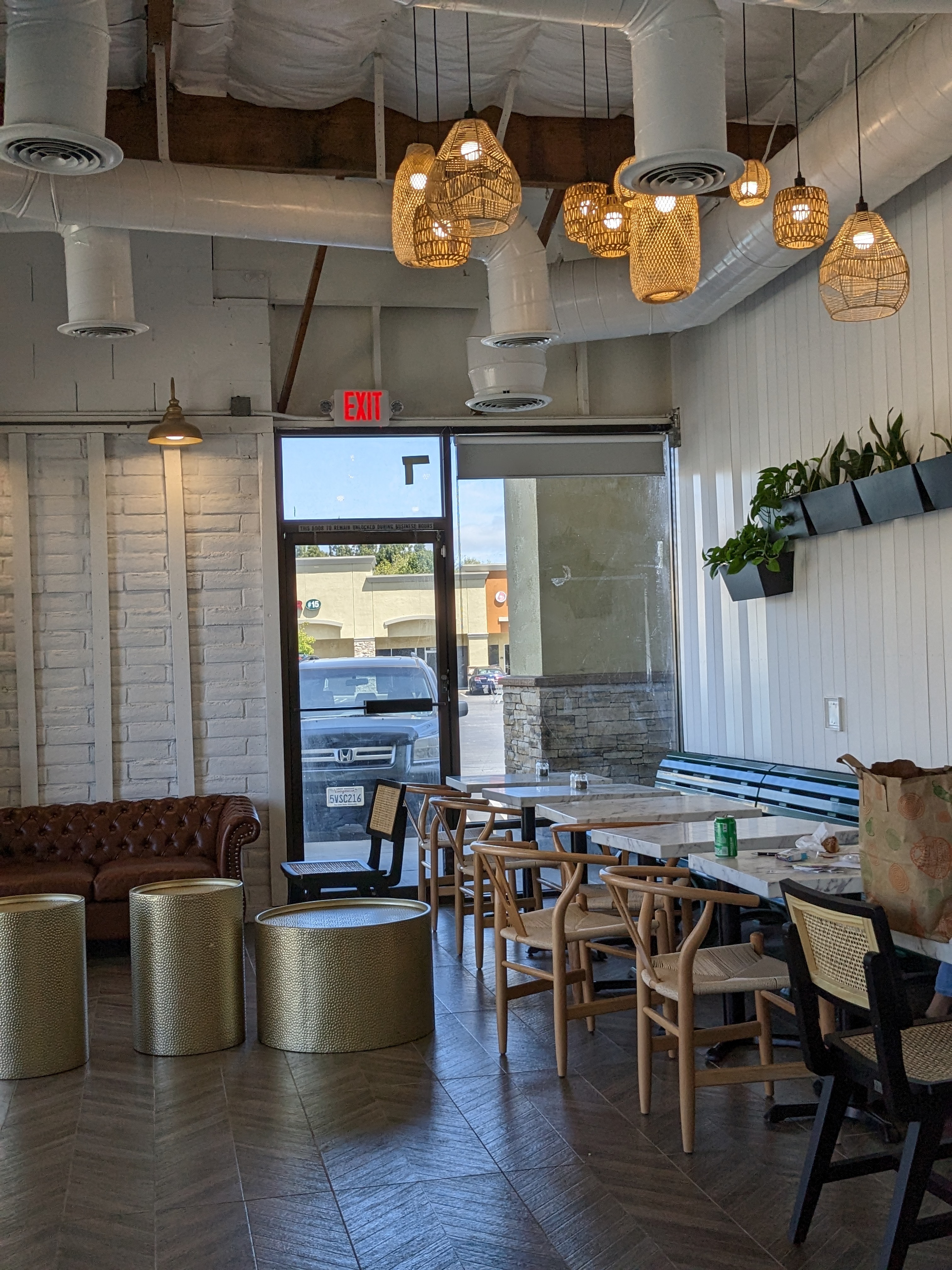 Jojoli Bakeshop & Restaurant