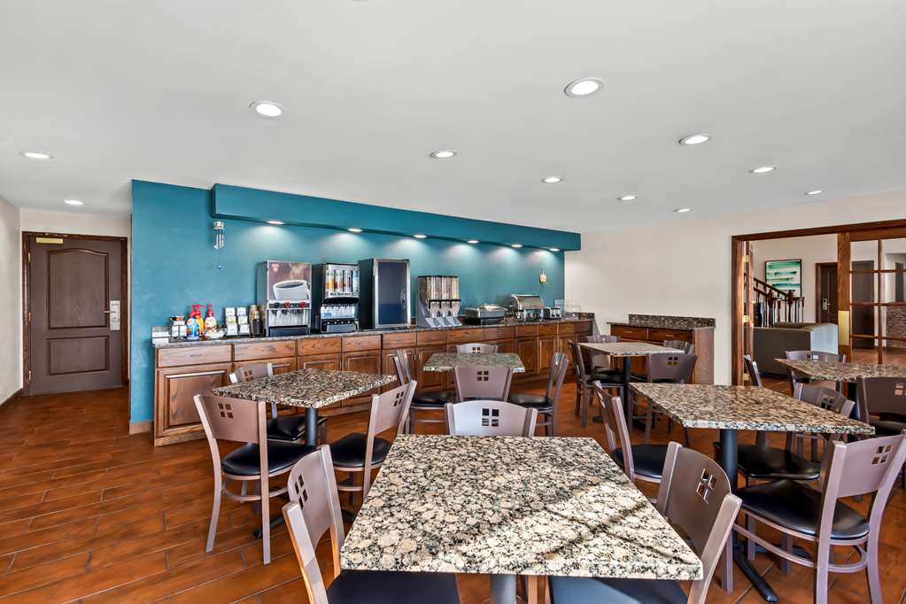 BW FortWayne IN BreakfastArea