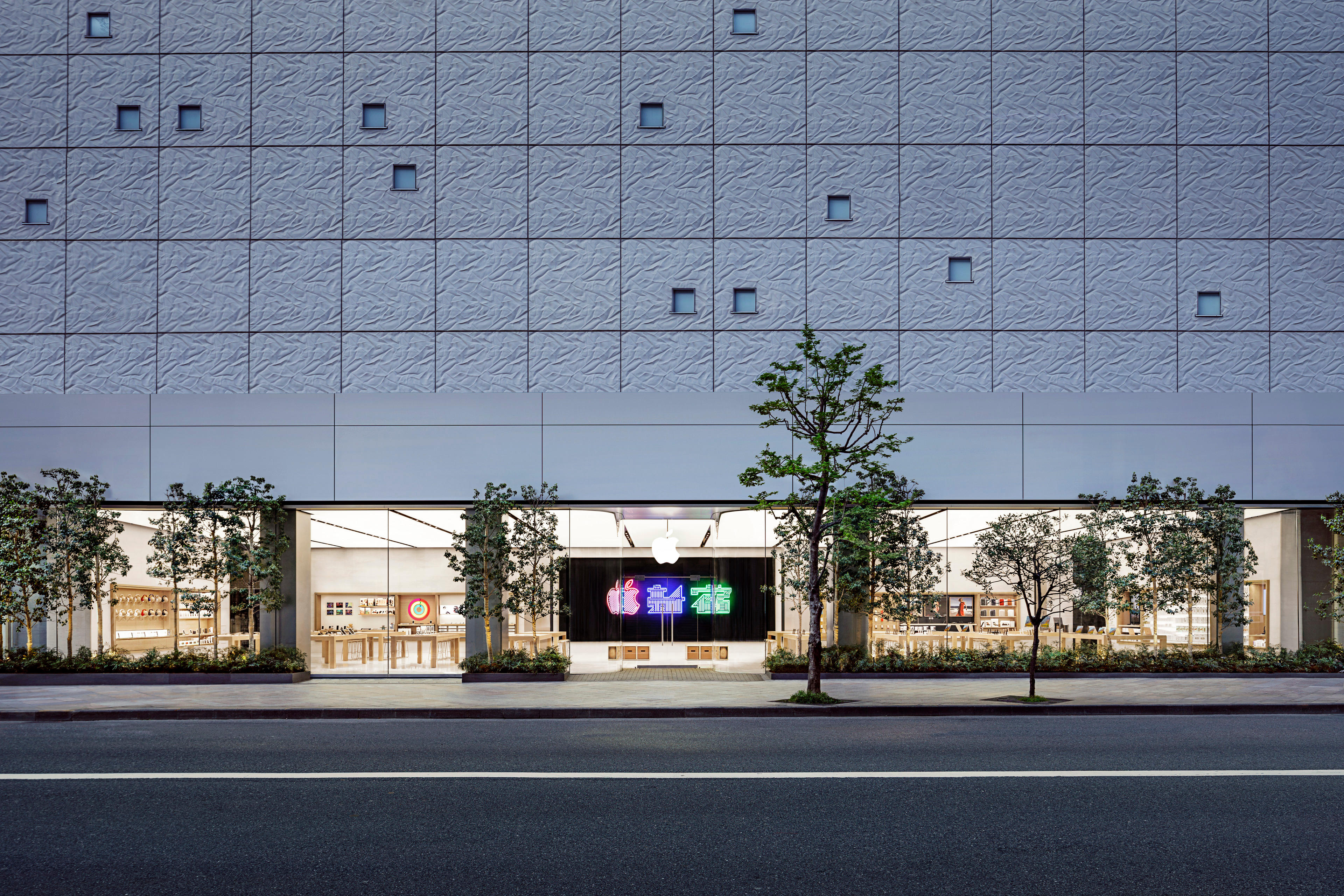 Apple 新宿