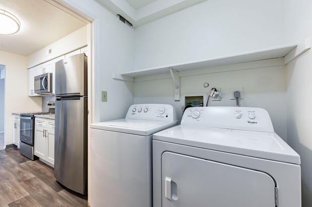 Images Hidden Lakes Apartment Homes