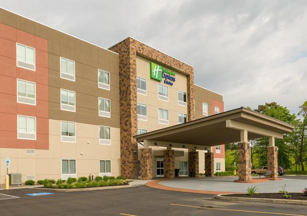Images Holiday Inn Express & Suites Jamestown by IHG