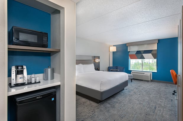 Images Holiday Inn Express & Suites Columbus at Northlake by IHG