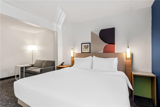 Images Spark by Hilton Lexington