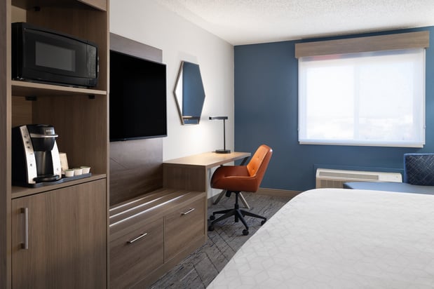 Images Holiday Inn Express & Suites Midwest City by IHG